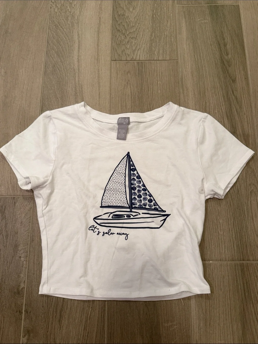 Tilly’s Girls' White Cropped Sailboat Graphic Tee Size M